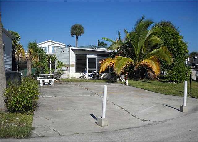 1st image of 1403 Nettles Blvd