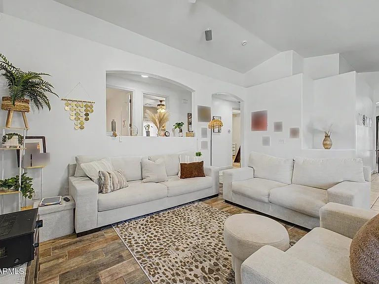 731 W Mesquite Tree Ln — Photo 9