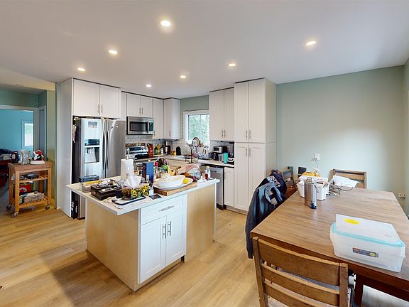 3rd image of 2405 Milliner Rd