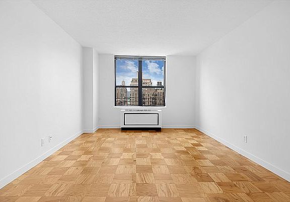 4th image of 247 W 87th St #J9