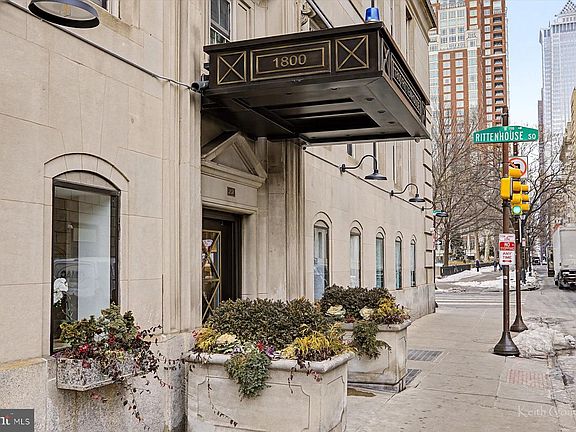 3rd image of 1800 Rittenhouse Sq #702