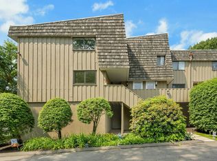 20 Ledgebrook Dr UNIT 20, Norwalk, CT 06854