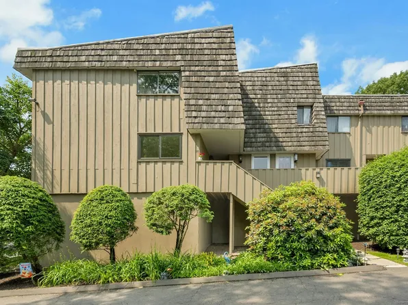 20 Ledgebrook Drive #20, Norwalk, CT 06854