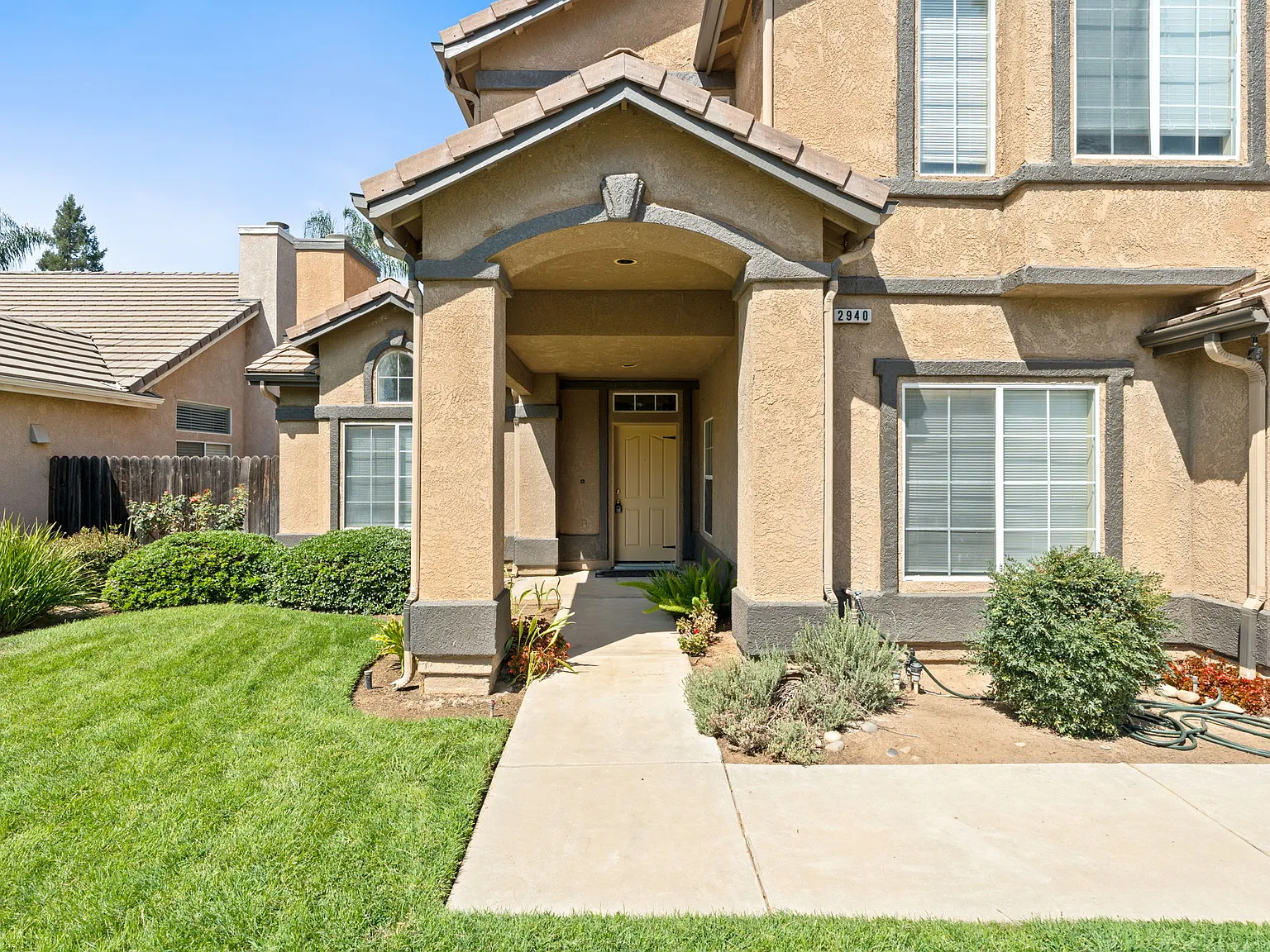 5 bed, 2378 sqft, $2,995 — Photo 3