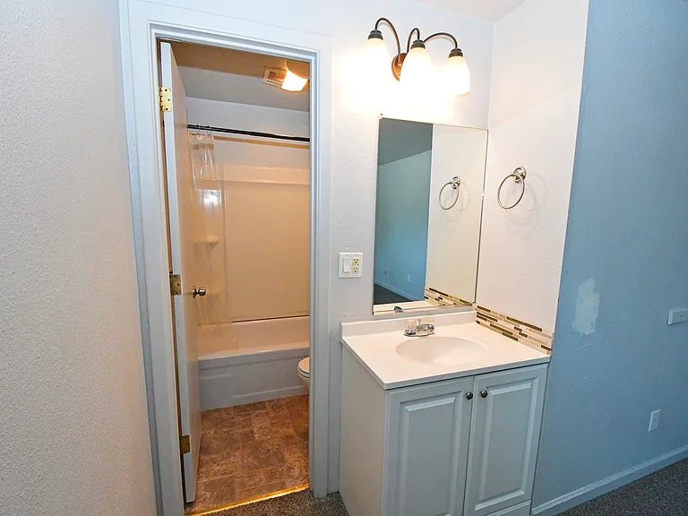 1513 N Edmonds Dr #D — Photo 14