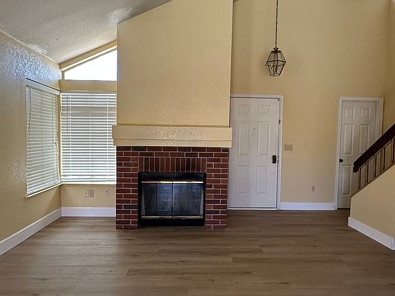 3rd image of 1975 Clearbrook Ct