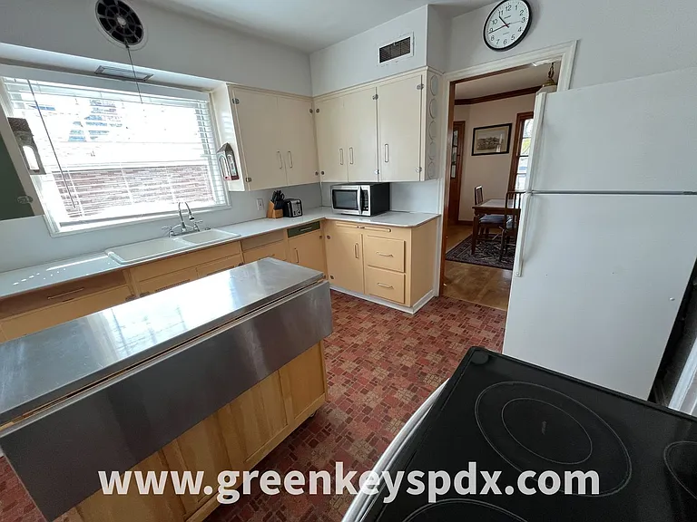 2101 N Rosa Parks Way — Photo 14