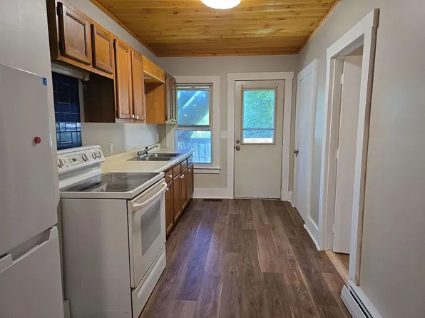 147 Laurel St, Newport, NH 03773