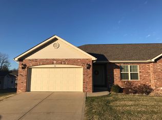 31 Oak Pointe Cir, Belleville, IL