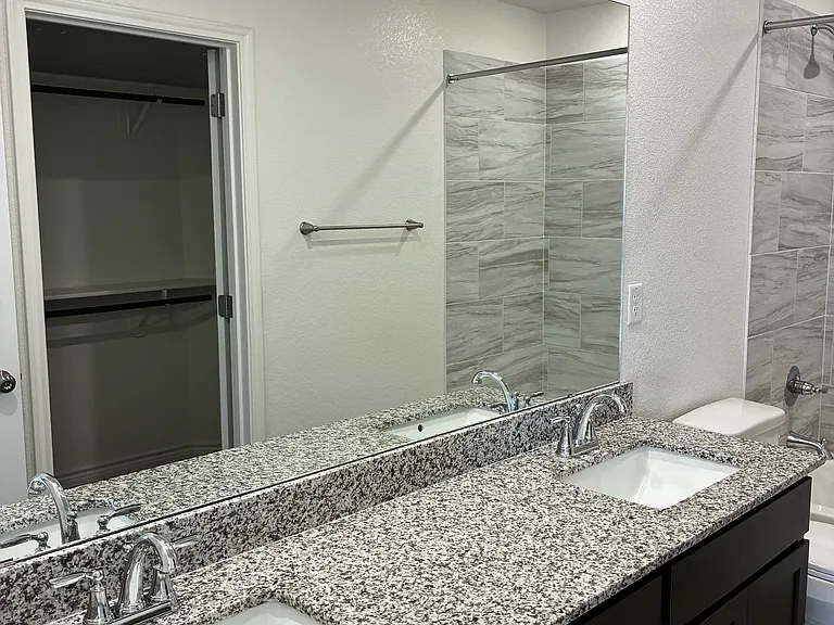 1201 Lehmann Dr — Photo 8