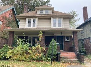 924 Herrick Rd, Cleveland, OH 44108
