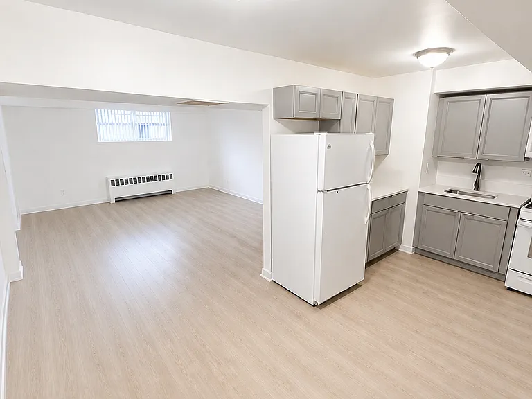 160 Myrtle Ave #1 — Photo 2
