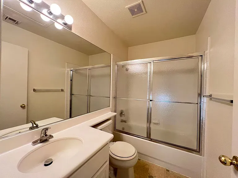 8704 Autumn Valley Ave — Photo 23
