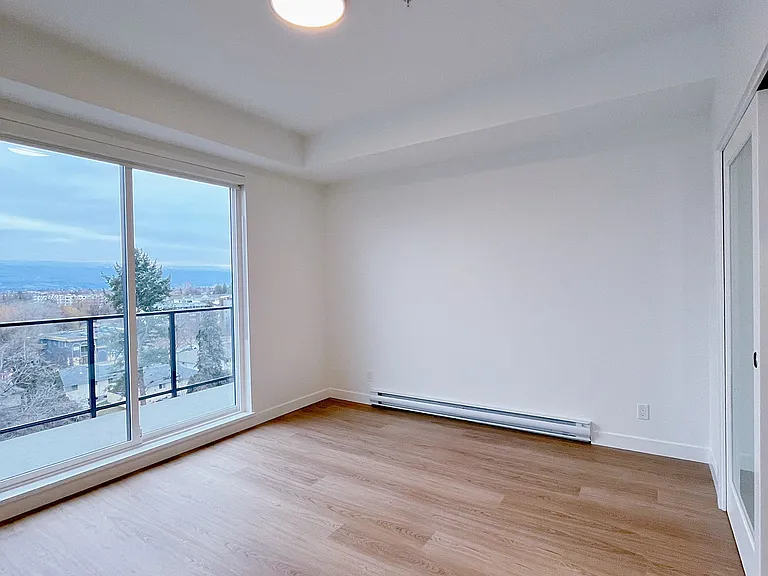 1380 Pridham Ave — Photo 10