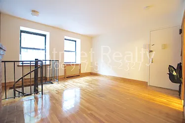 Rented by Street Realty Brokerage LLC