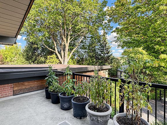 5th image of 4 Grovetree Rd