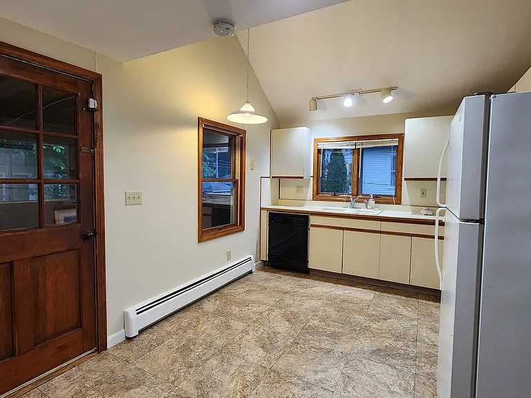 19-21 Jackson St #2 — Photo 11