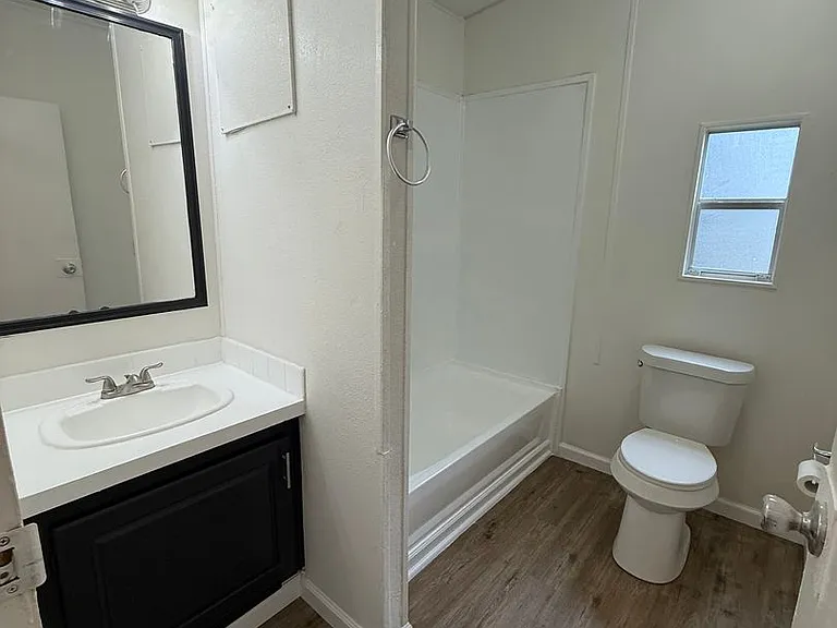 532 Grandview Bnd — Photo 12