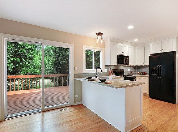 4th image of 17200 W Woodland Dr