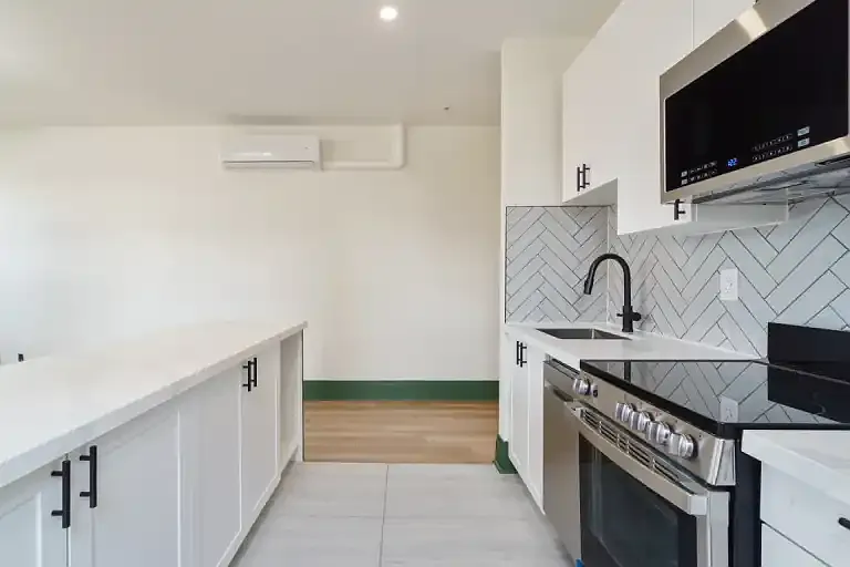 72 James St N #407 — Photo 5