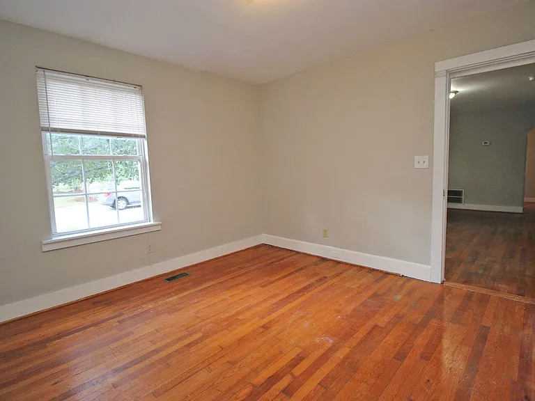 1141 Virginia St — Photo 8