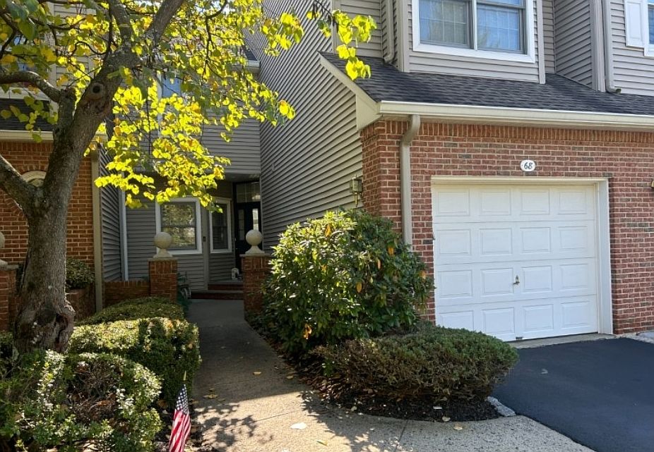 1st image of 68 Kent Dr