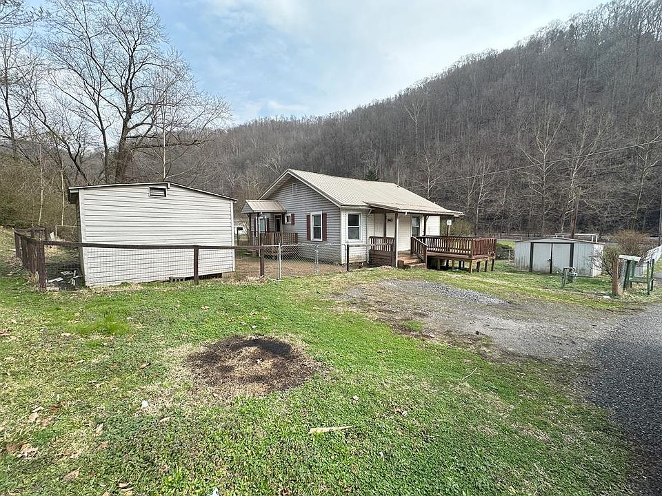32 Doberman Aly, Amherstdale, WV 25607 MLS 52885 Zillow