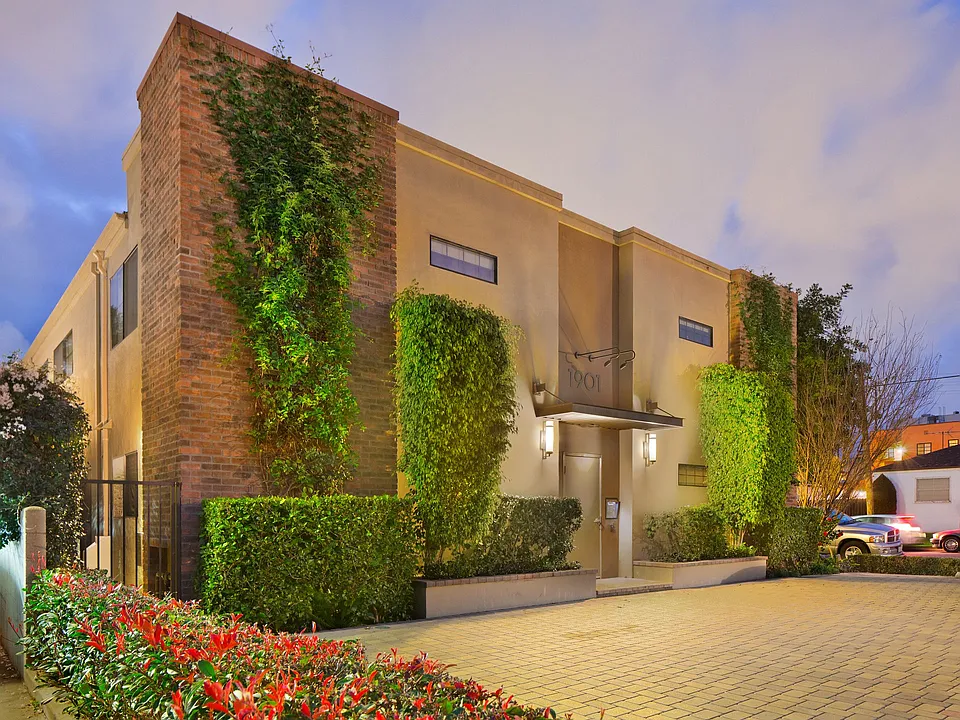 Luxe East