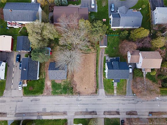 3rd image of LOT Queen St