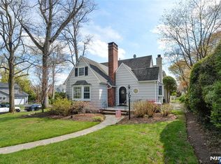 130 Glenwood Rd, Ridgewood, NJ 07450