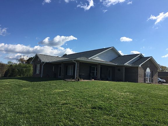 3rd image of 1016 Southwind Cir