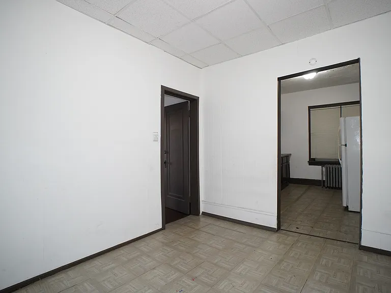 130 E 13th Ave #8 — Photo 2