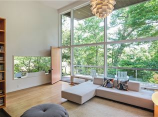 16 Kirby Ln N, Rye, NY 10580