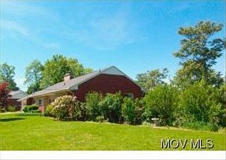 2nd image of 7 Edgewood Park Dr