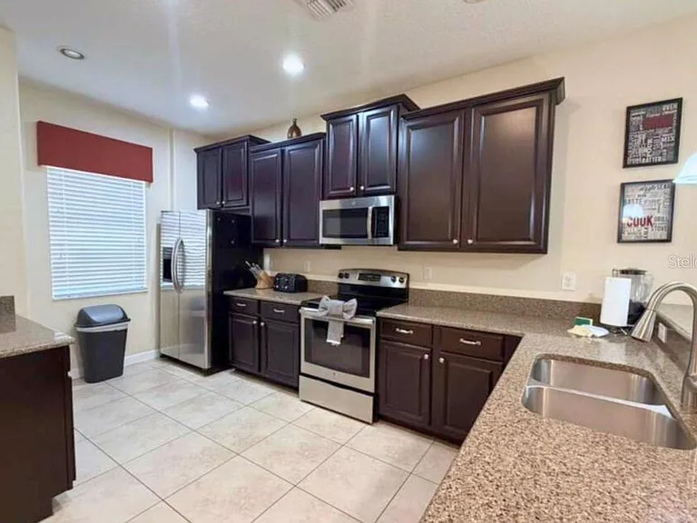 1423 Wexford Way — Photo 3