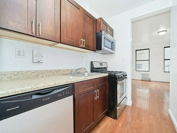 2nd image of 3569 Broadway #2G