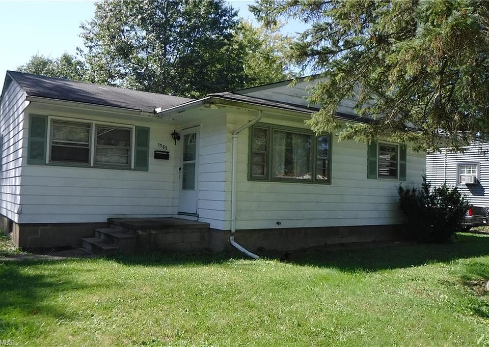 1st image of 1385 Autumn Dr NW