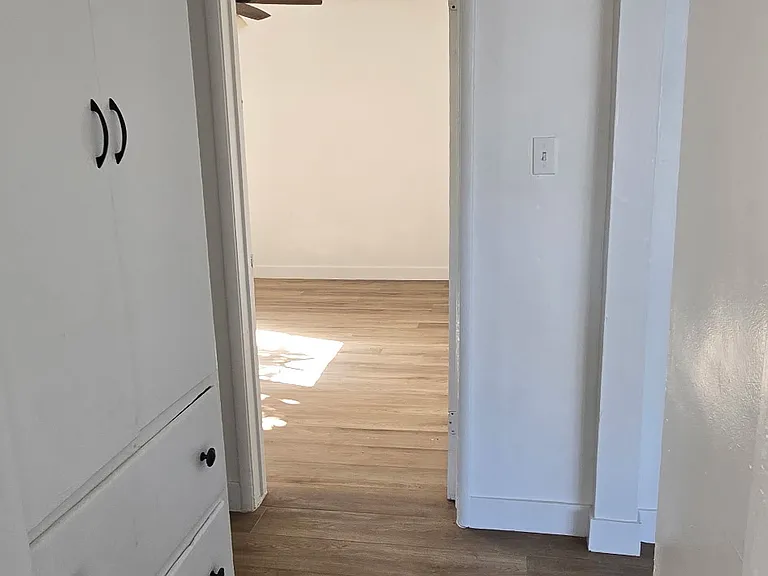 1215 S Fairfax 1 Bedroom Hallway