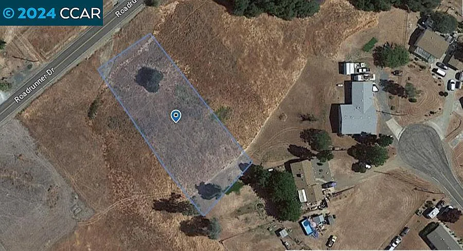 4689 Roadrunner Dr photo 1