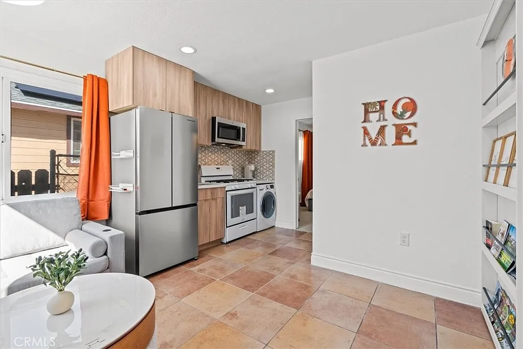 1 bed, 400 sqft, $2,500 — Photo 1