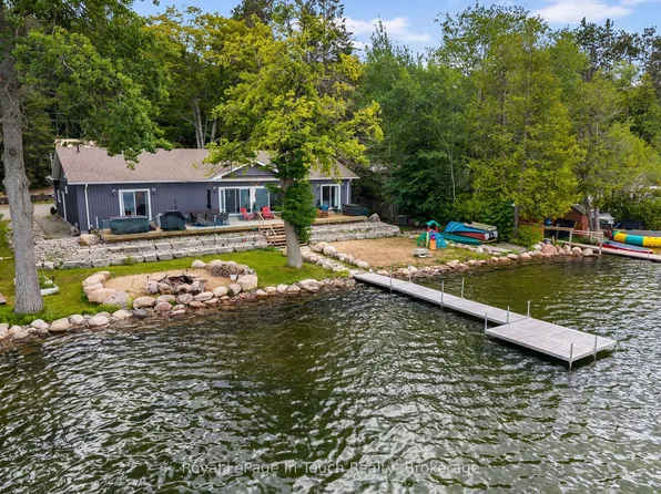 86 Andrew Dr, Tiny, ON L9M 0B4