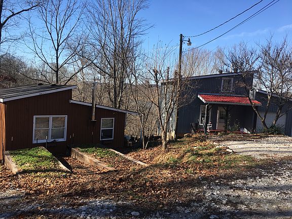 Has separate 1bd/ba guest space if required, additional rent