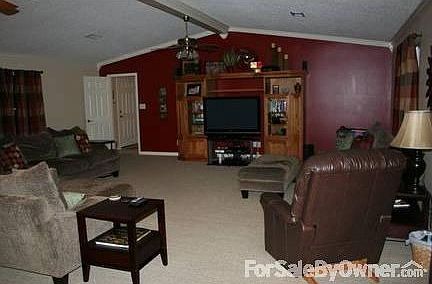 Family room
						:
						23x28