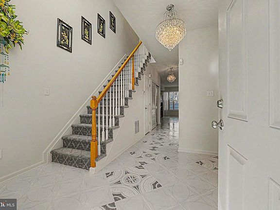 2nd image of 606 London Ct #Ii