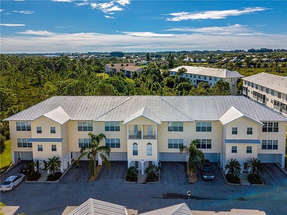 3rd image of 3923 Cape Haze Dr #3