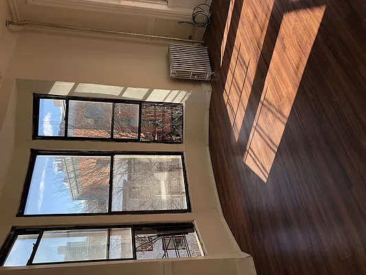 Rented by Avi Realty Manhattan | media 26