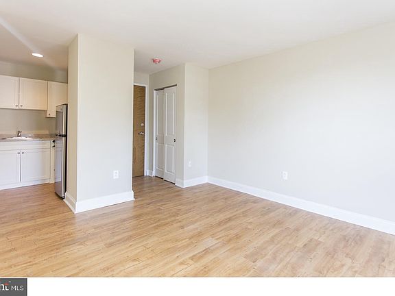 2nd image of 1114 Pine St APT 3R