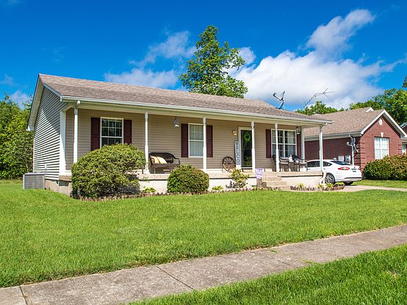 3rd image of 207 River Oaks Dr