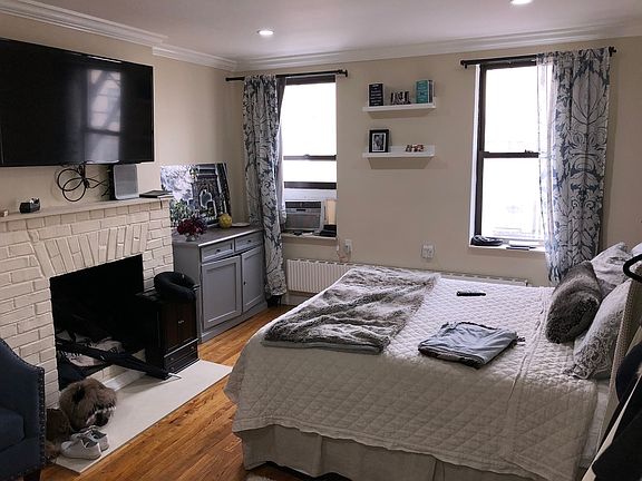 2nd image of 246 W 20th St APT 3A