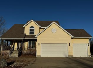 20750 Hillcrest Ln, Belle Plaine, MN 56011